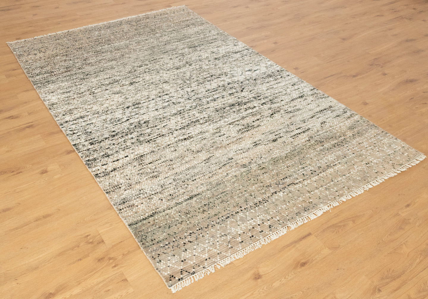 Wool Silk Indo Savannah Diamond Pattern Rug